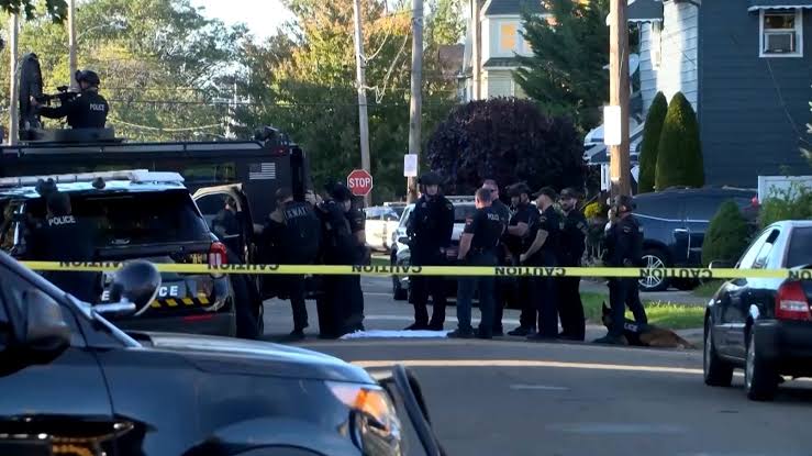Tin Tức Erie PA Mass Shooting
